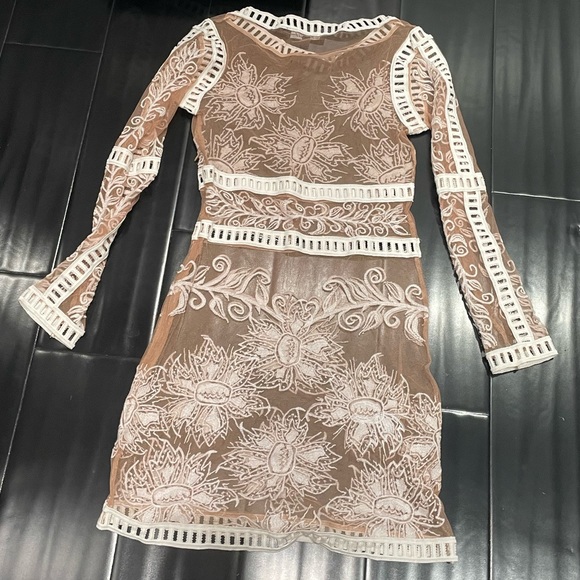Desert Nights Mini Dress in White & NudeFor Love & Lemons medium - Picture 6 of 6